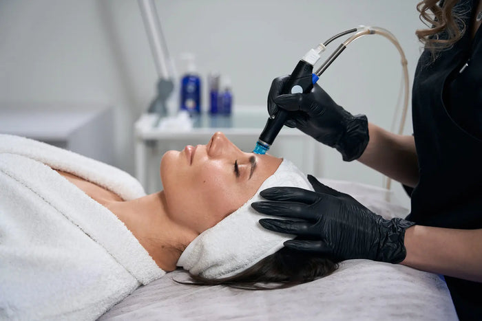 Hydrafacial near AIIMS, South Delhi — An Evidence-Led Glow With Zero Downtime