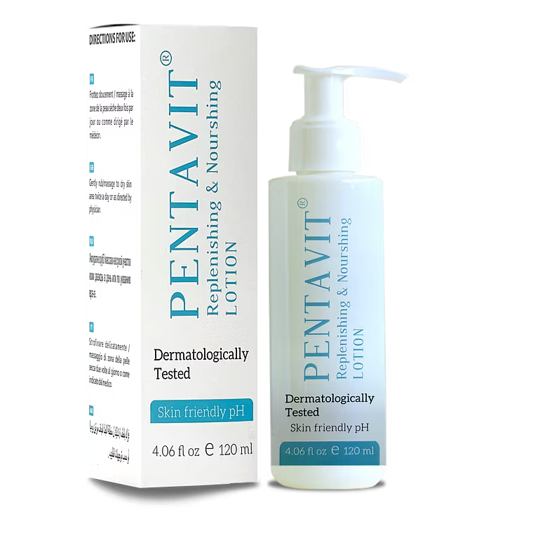 Senechio Pharma Pentavit Moisture Blend in a jar, showing its creamy, hydrating skincare formula for nourishing skin.