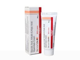 Demelan LSA Cream for Melasma by OM SAI PHARMA PACK, showing the cream jar with label and packaging on a white background.
